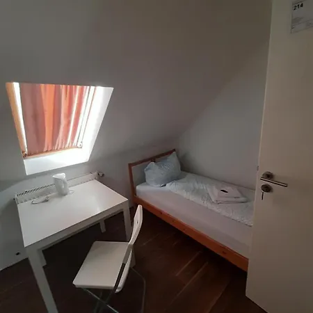 Hostel Budget Allach & Eve 168 *