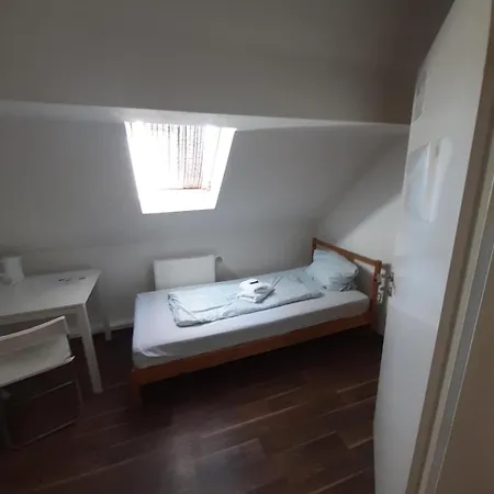 Hostel Budget Allach & Eve 168 *