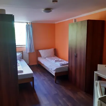 Hostel Budget Allach & Eve 168 *