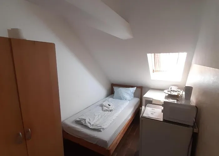 Albergue 2-rent Group Rooms&apartments Eve168 *
