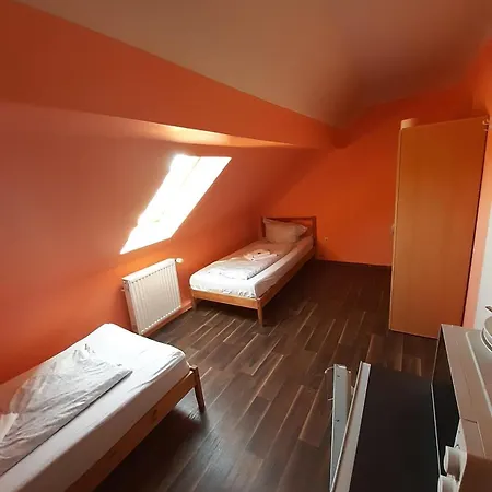 2-rent Group Rooms&apartments Eve168 * München