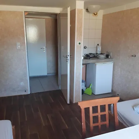 Budget Allach & Eve 168 * Monaco di Baviera