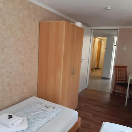 2-rent Group Rooms&apartments Eve168 Hostel