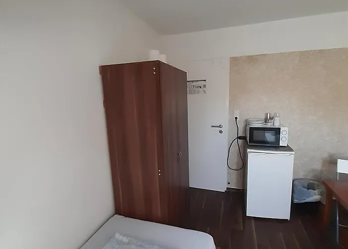 אכסניה 2-rent Group Rooms&apartments Eve168 מינכן