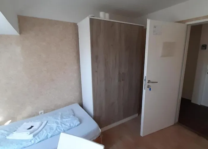 אכסניה 2-rent Group Rooms&apartments Eve168