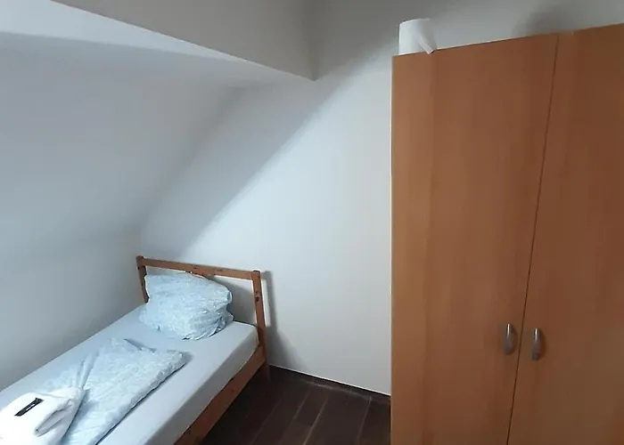 2-rent Group Rooms&apartments Eve168