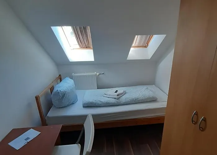 אכסניה 2-rent Group Rooms&apartments Eve168