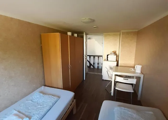 2-rent Group Rooms&apartments Eve168 Hostel