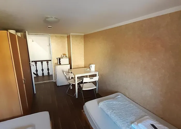 2-rent Group Rooms&apartments Eve168 *