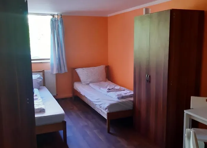 Hostel 2-rent Group Rooms&apartments Eve168 *