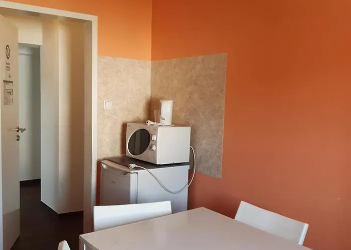 Hostel 2-rent Group Rooms&apartments Eve168 Münih
