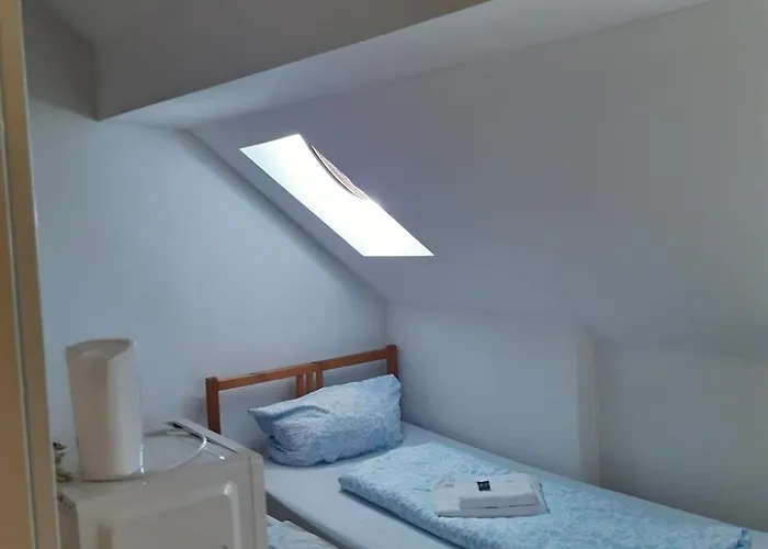 אכסניה 2-rent Group Rooms&apartments Eve168 *