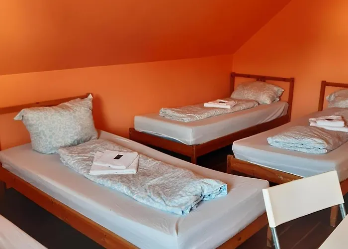 Hostel 2-rent Group Rooms&apartments Eve168