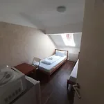 2-rent Group Rooms&apartments Eve168 אכסניה