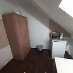 Albergue 2-rent Group Rooms&apartments Eve168 Munique