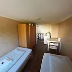 2-rent Group Rooms&apartments Eve168 אכסניה