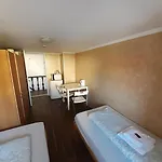 2-rent Group Rooms&apartments Eve168 *
