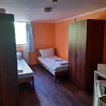 Albergue 2-rent Group Rooms&apartments Eve168 *