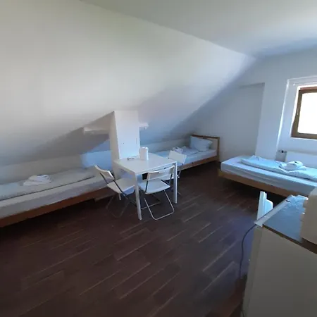 Budget Allach & Eve 168 Hostel Μόναχο