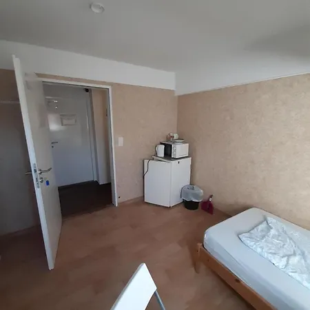 Hostel Budget Allach & Eve 168