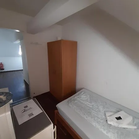 Auberge de jeunesse 2-rent Group Rooms&apartments Eve168 Munich