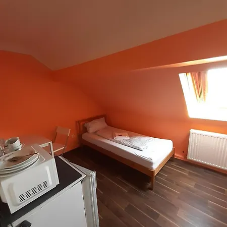 2-rent Group Rooms&apartments Eve168 *