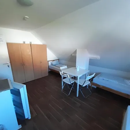 Auberge de jeunesse 2-rent Group Rooms&apartments Eve168 Munich