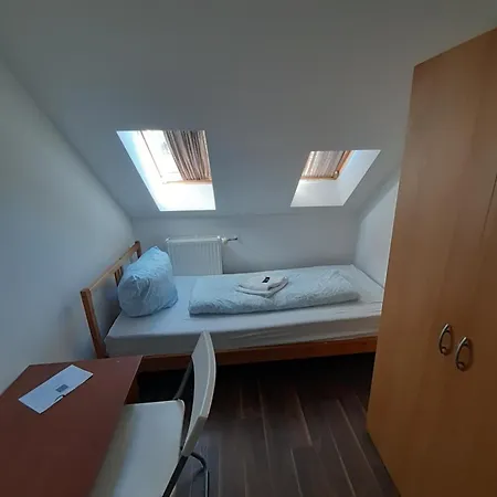 Hostel Budget Allach & Eve 168