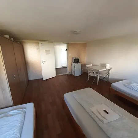 2-rent Group Rooms&apartments Eve168 Auberge de jeunesse Munich