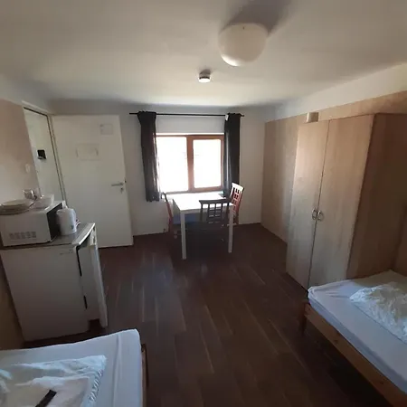 Hostel Budget Allach & Eve 168
