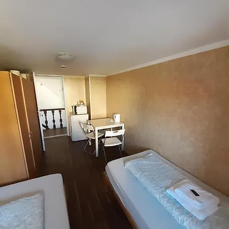 2-rent Group Rooms&apartments Eve168 *