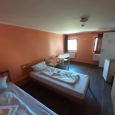 2-rent Group Rooms&apartments Eve168 Munich