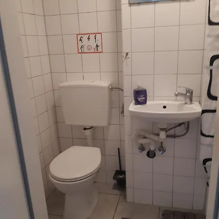 Auberge de jeunesse 2-rent Group Rooms&apartments Eve168 Munich