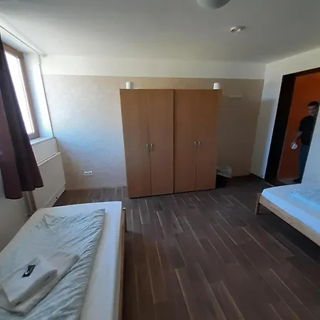 Auberge de jeunesse 2-rent Group Rooms&apartments Eve168 Munich