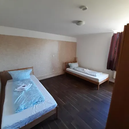 2-rent Group Rooms&apartments Eve168 Hostel Μόναχο