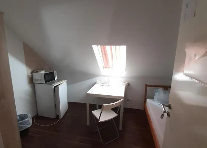 2-rent Group Rooms&apartments Eve168 * Múnich