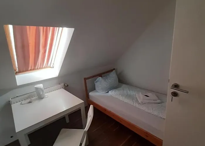 Hostal 2-rent Group Rooms&apartments Eve168 *