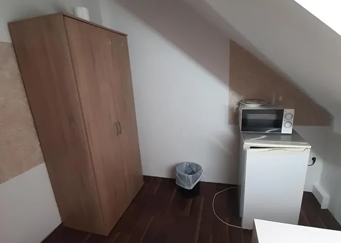 Hostal 2-rent Group Rooms&apartments Eve168 Múnich