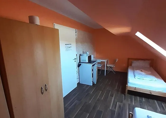 Hostal 2-rent Group Rooms&apartments Eve168 Múnich